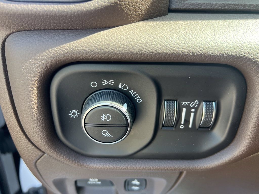 Used 2026 RAM 1500 Laramie w/ Bed Utility Group RWD image 19