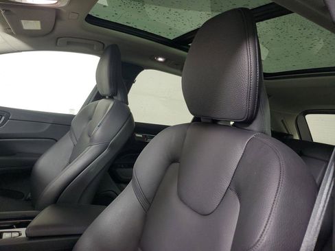 Certified 2024 Volvo XC60 B5 Plus w/ Protection Package Premier AWD/4WD image 25
