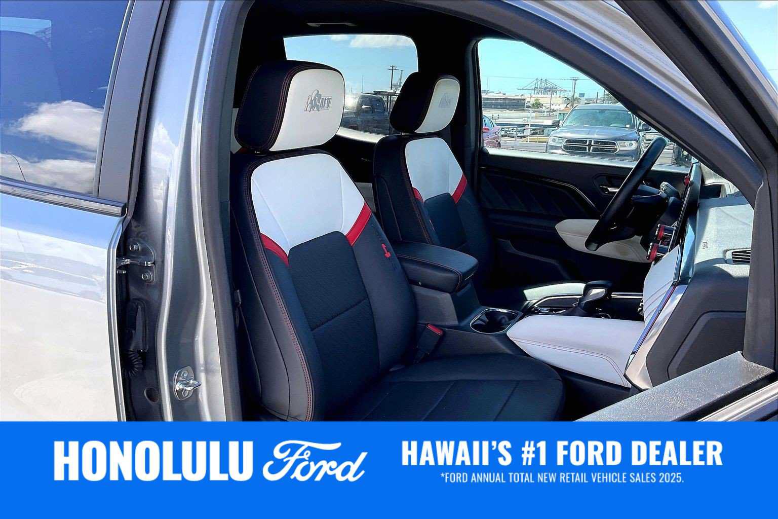 Used 2024 GMC Canyon AT4X w/ AT4X AEV Edition AWD/4WD image 13