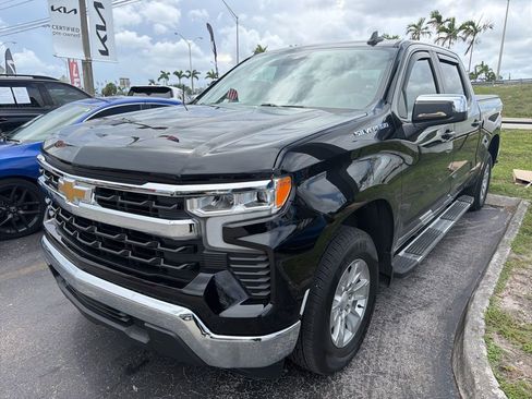 Used 2023 Chevrolet Silverado 1500 LT RWD image 2