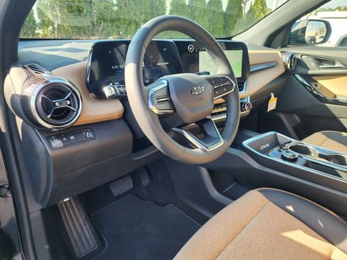 New 2025 Chevrolet Equinox ACTIV w/ Safety and Technology Package image 23