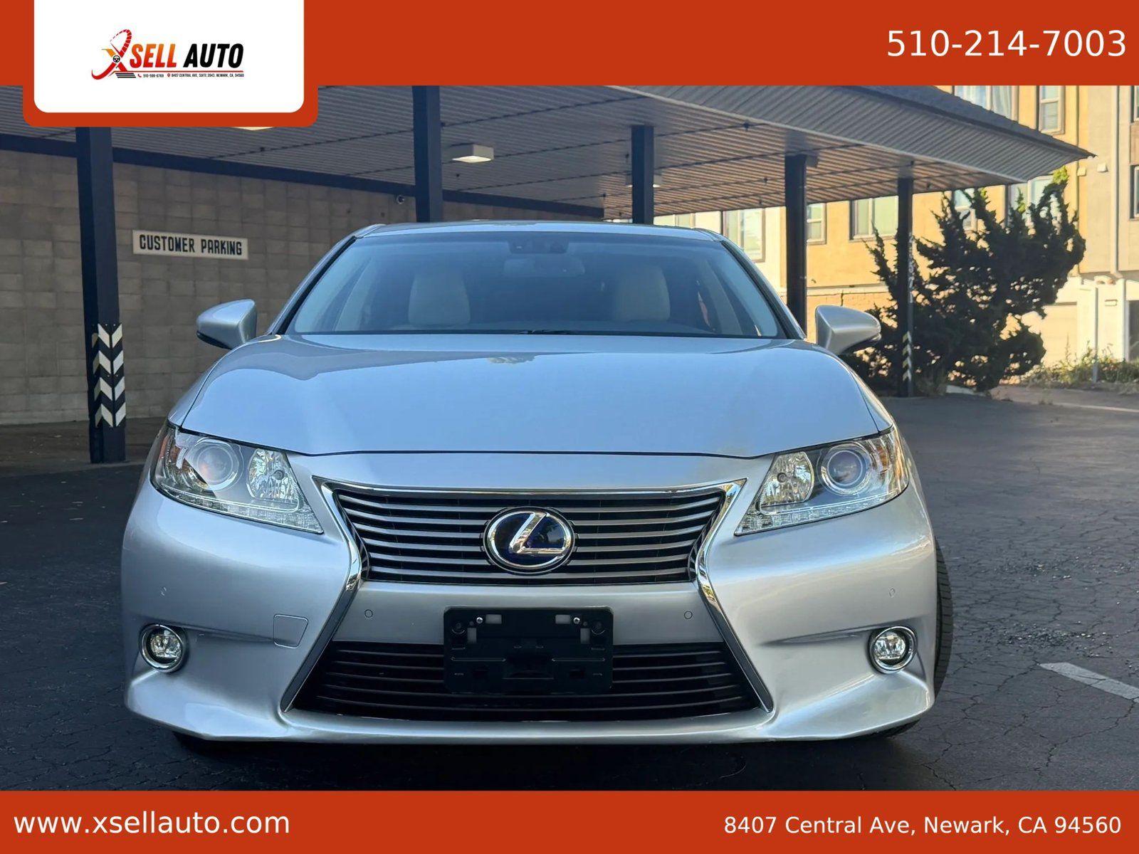 Used 2015 Lexus ES 300h w/ Navigation System Package FWD image 2