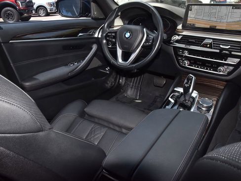 Used 2023 BMW 530i w/ Premium Package RWD image 15