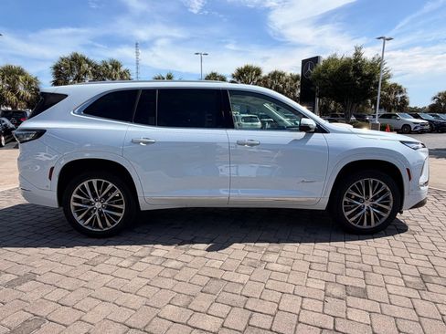 Used 2026 Buick Enclave Avenir w/ Super Cruise Package FWD image 8