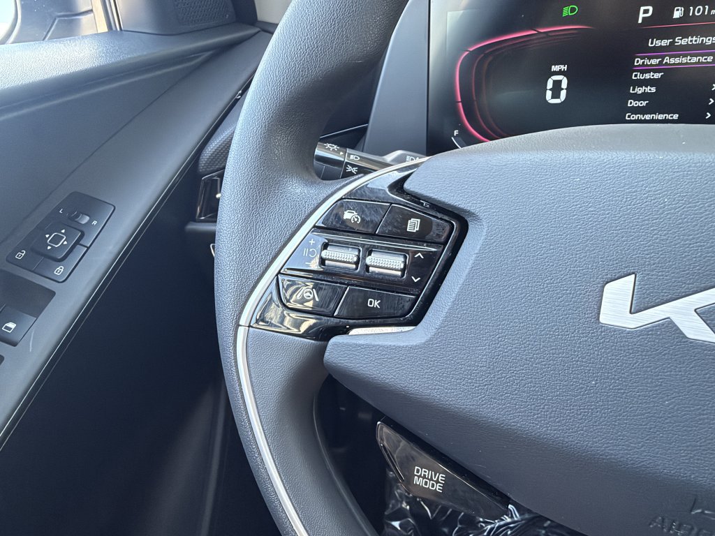 Used 2025 Kia Niro LX FWD image 26