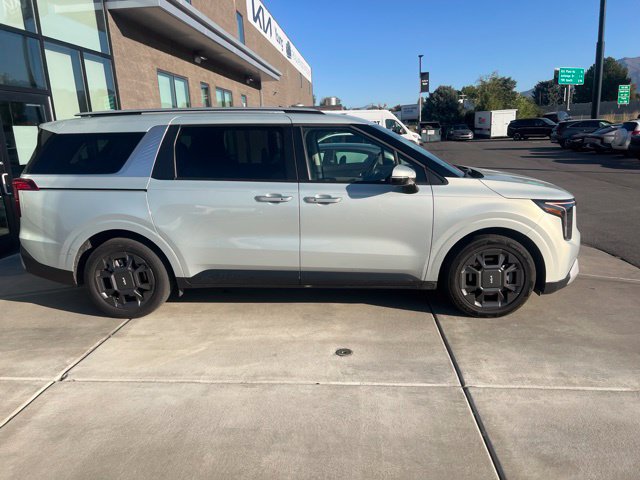 Used 2026 Kia Carnival EX FWD image 5
