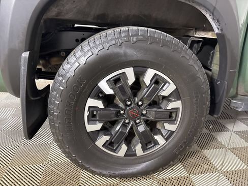 Used 2024 Nissan Frontier PRO-4X w/ Technology Package AWD/4WD image 31