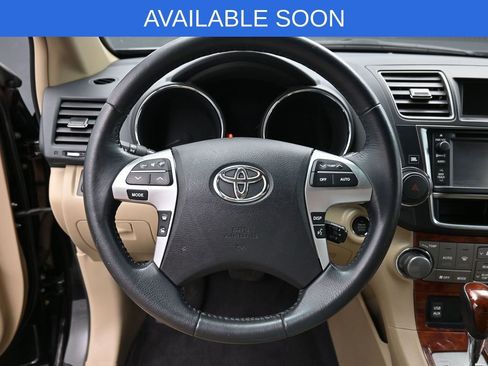 Used 2013 Toyota Highlander Limited image 15