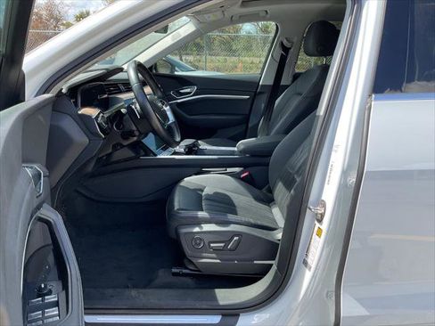 Used 2019 Audi e-tron Premium Plus image 23