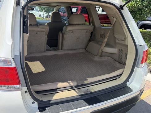 Used 2013 Toyota Highlander Limited FWD image 25