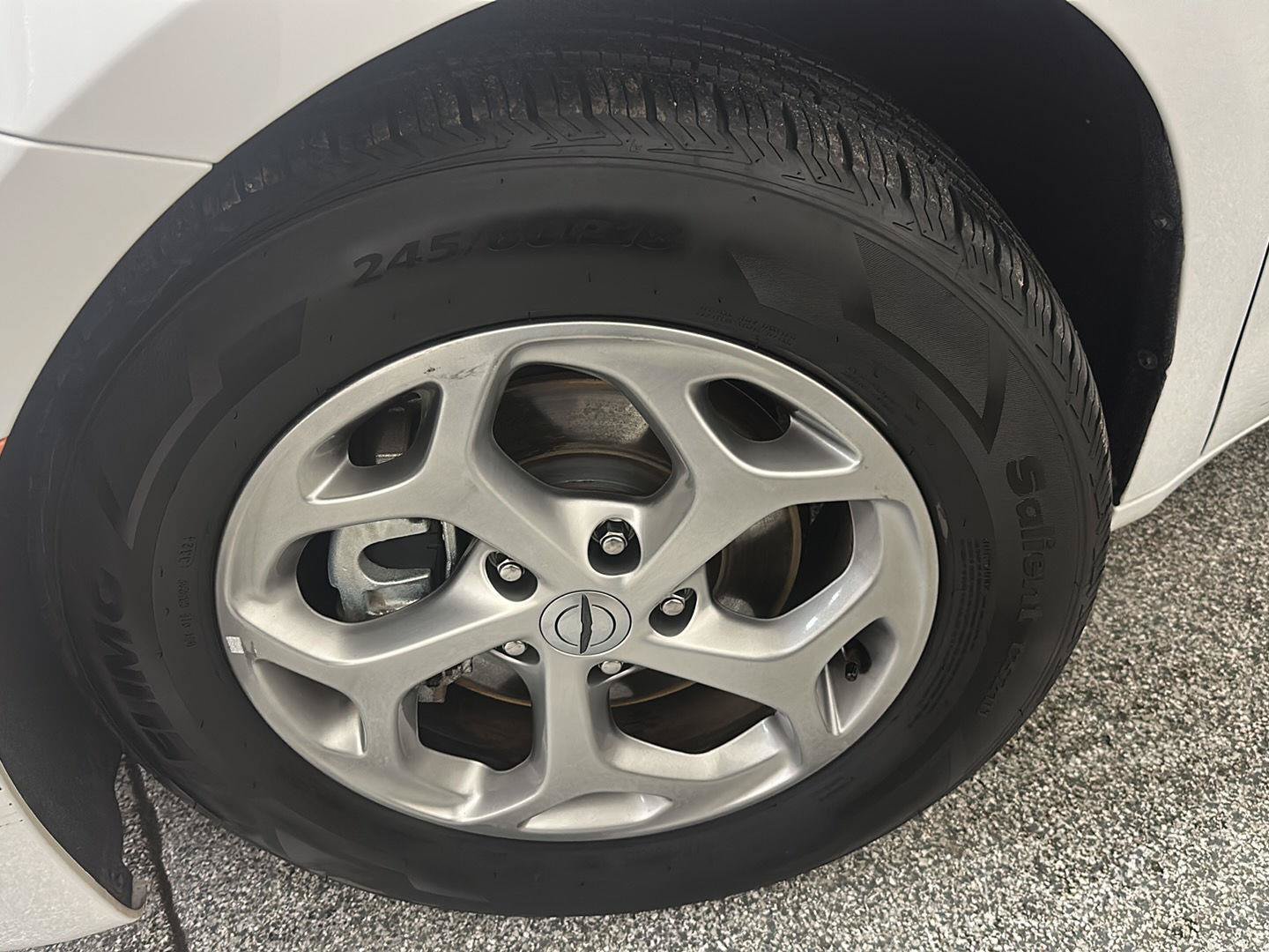 Certified 2023 Chrysler Pacifica Limited FWD image 12