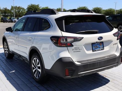 Used 2020 Subaru Outback Premium AWD/4WD image 3
