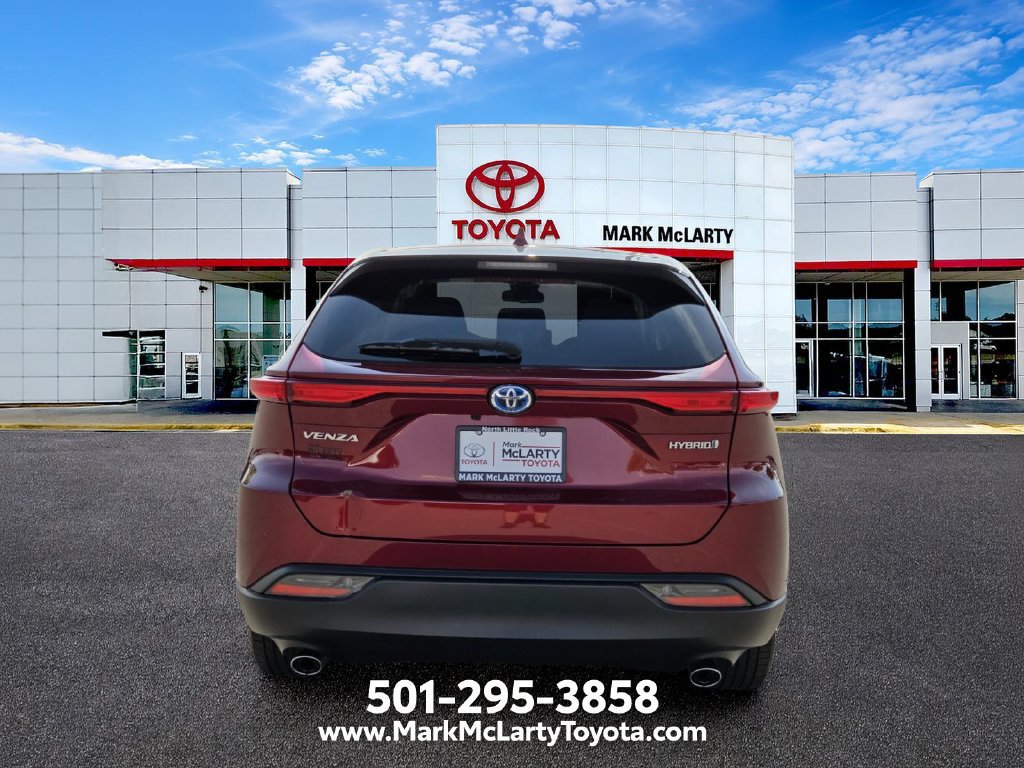 Used 2022 Toyota Venza LE AWD/4WD image 4