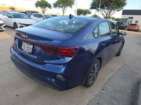 Used 2022 Kia Forte LXS FWD image 3