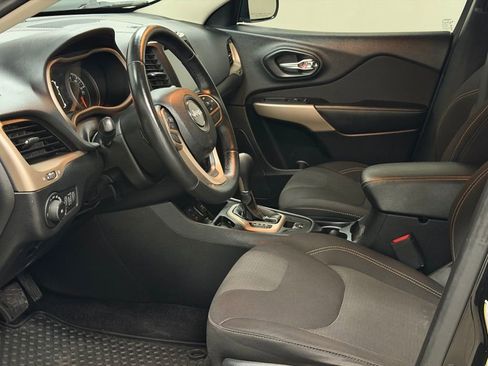 Used 2017 Jeep Cherokee Latitude w/ Cold Weather Group image 56