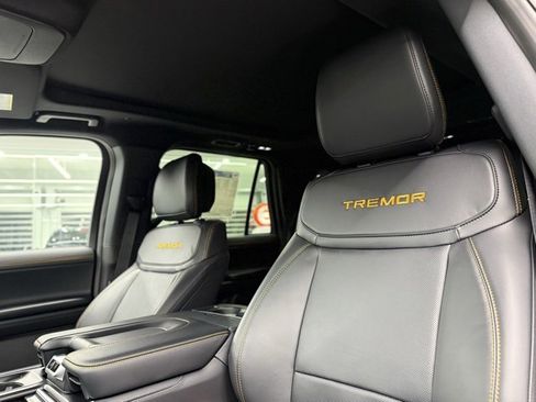 New 2026 Ford Expedition Tremor image 17