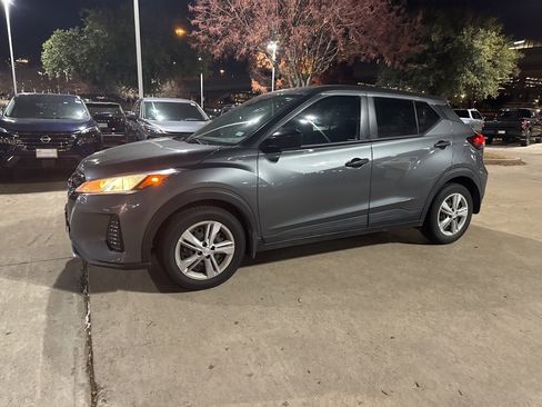 Certified 2021 Nissan Kicks S image 2