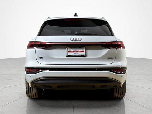 Used 2025 Audi Q6 e-tron Premium w/ Convenience Package AWD/4WD image 4