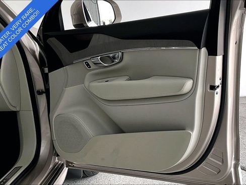 Used 2025 Volvo XC90 B6 Plus w/ Protection Package Premier AWD/4WD image 24
