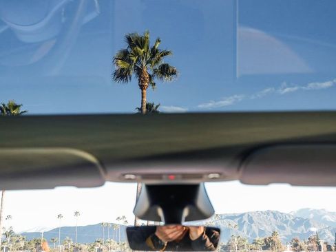 Used 2024 Tesla Model Y 2WD image 16