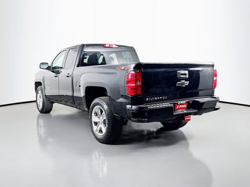 Used 2018 Chevrolet Silverado 1500 Custom w/ Custom Convenience Package AWD/4WD image 3