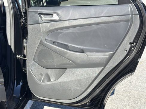 Used 2019 Hyundai Tucson SEL image 16