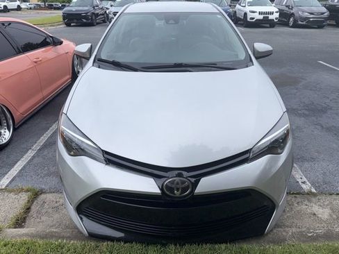 Used 2018 Toyota Corolla LE FWD image 7