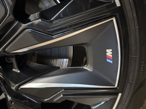 Used 2025 BMW i7 xDrive60 w/ Executive Package image 36