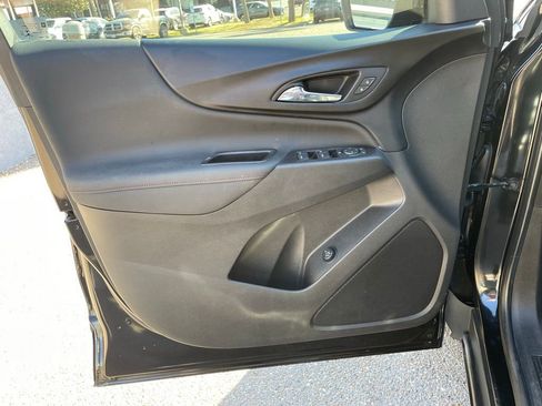 Used 2022 Chevrolet Equinox RS image 17