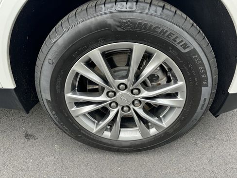 Used 2021 Cadillac XT5 Premium Luxury w/ LPO, Floor Liner Package image 31