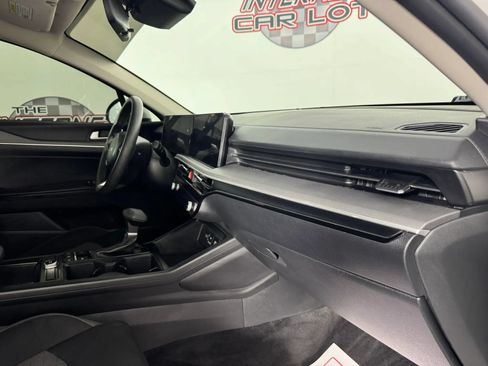 Used 2025 Kia K5 LXS FWD image 12