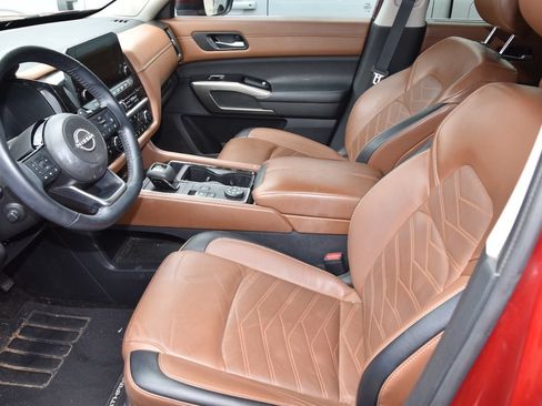 Used 2023 Nissan Pathfinder Platinum AWD/4WD image 10