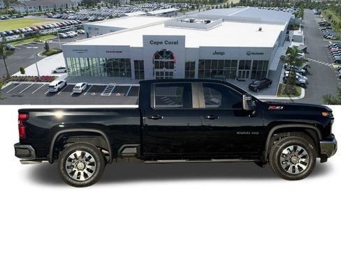 Used 2025 Chevrolet Silverado 2500 LT image 3