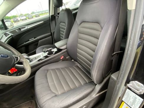 Used 2014 Ford Fusion SE FWD image 10