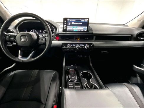 Used 2025 Honda Pilot Touring image 18