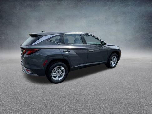 Used 2025 Hyundai Tucson SE image 24