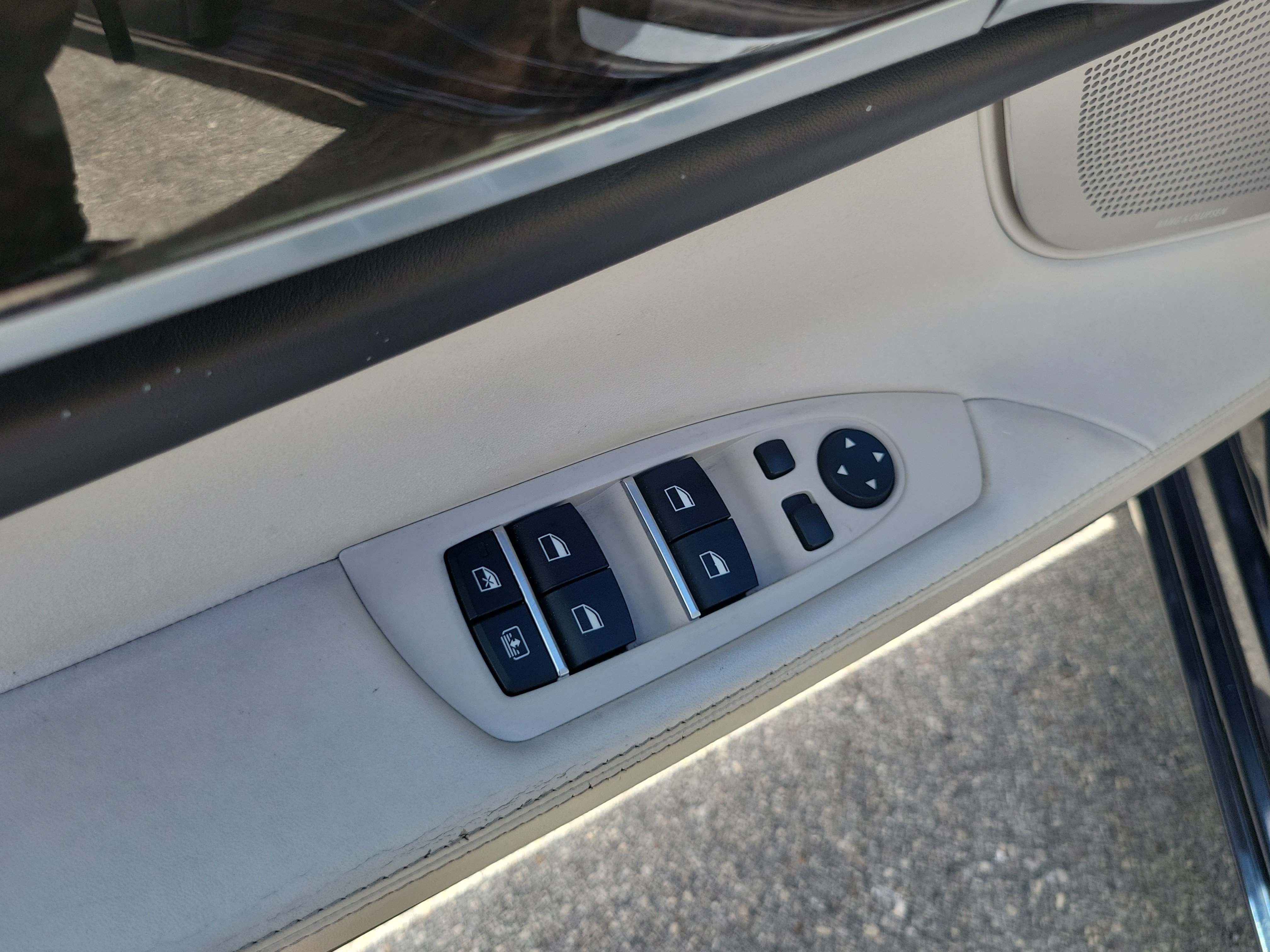 Used 2013 BMW 750Li xDrive AWD/4WD image 23