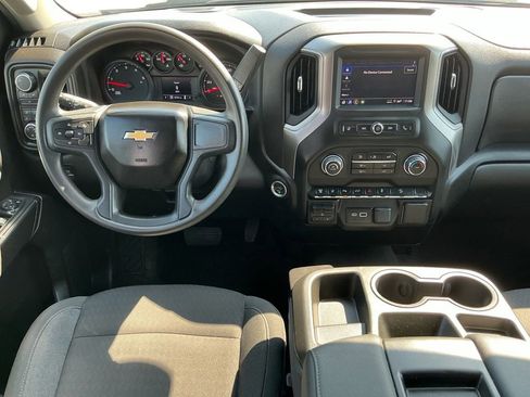 Used 2024 Chevrolet Silverado 2500 Custom w/ Custom Value Package image 17