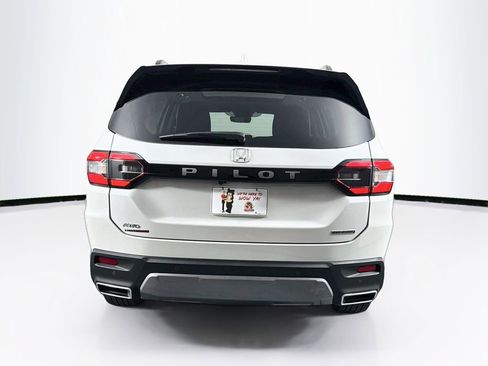 Used 2026 Honda Pilot Touring image 8