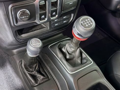 Used 2021 Jeep Wrangler Sport image 19