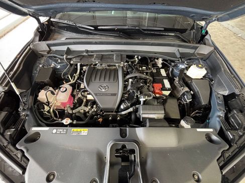 Used 2025 Toyota Grand Highlander LE image 38