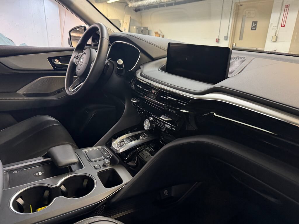 Certified 2024 Acura MDX w/ Technology Package AWD/4WD image 28