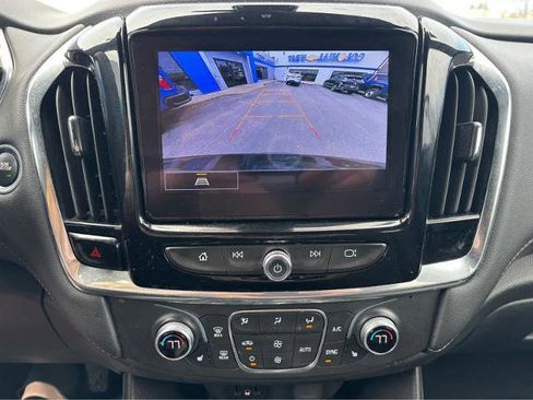 Used 2023 Chevrolet Traverse LT image 23