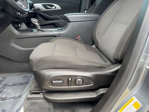 Used 2021 Chevrolet Traverse LT AWD/4WD image 5