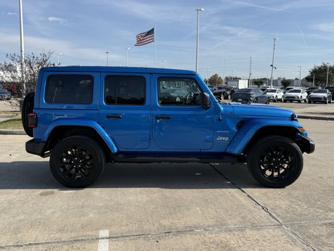 Used 2023 Jeep Wrangler Sahara w/ Cold Weather Group image 3