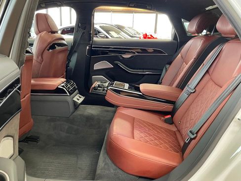 Used 2021 Audi S8 L image 22