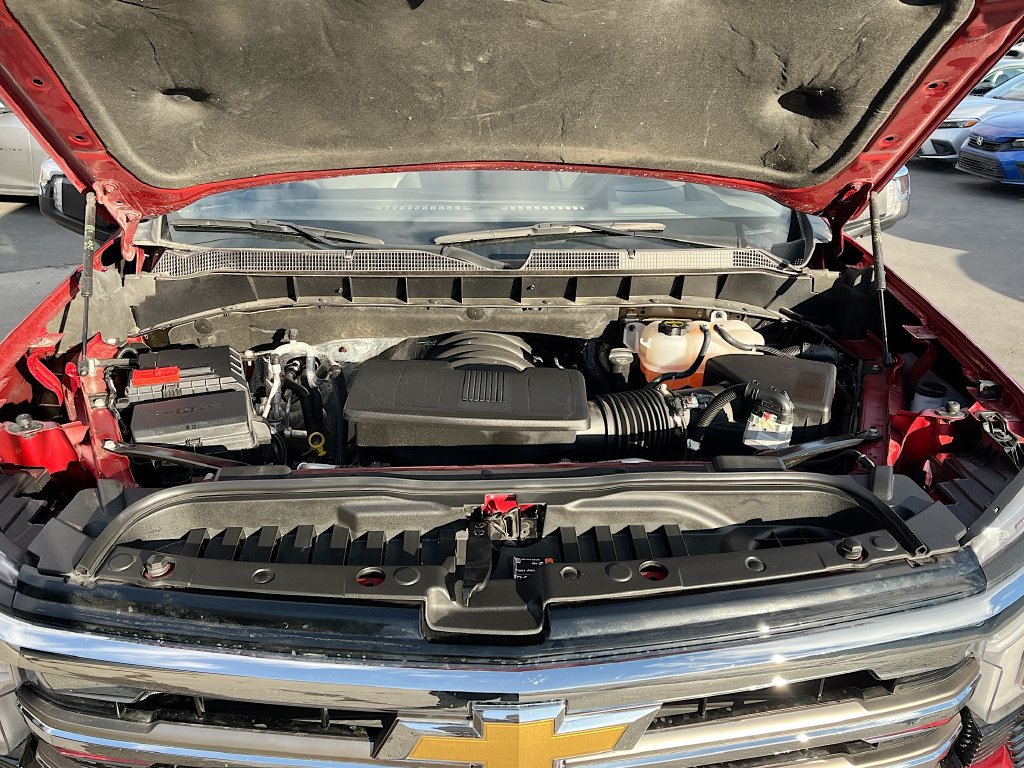 Used 2025 Chevrolet Silverado 1500 LTZ AWD/4WD image 30