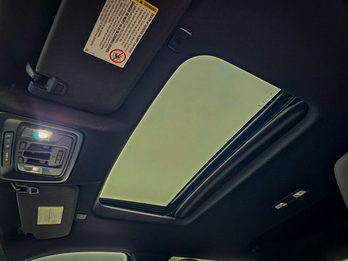 Certified 2022 GMC Sierra 3500 Denali image 22