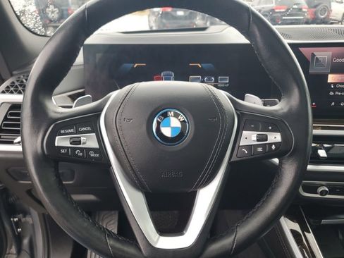 Used 2025 BMW X5 xDrive50e image 15