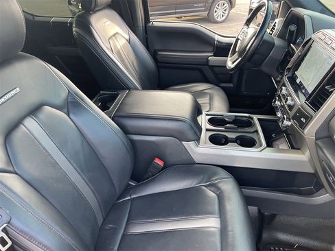 Certified 2022 Ford F450 Platinum w/ FX4 Off-Road Package image 9